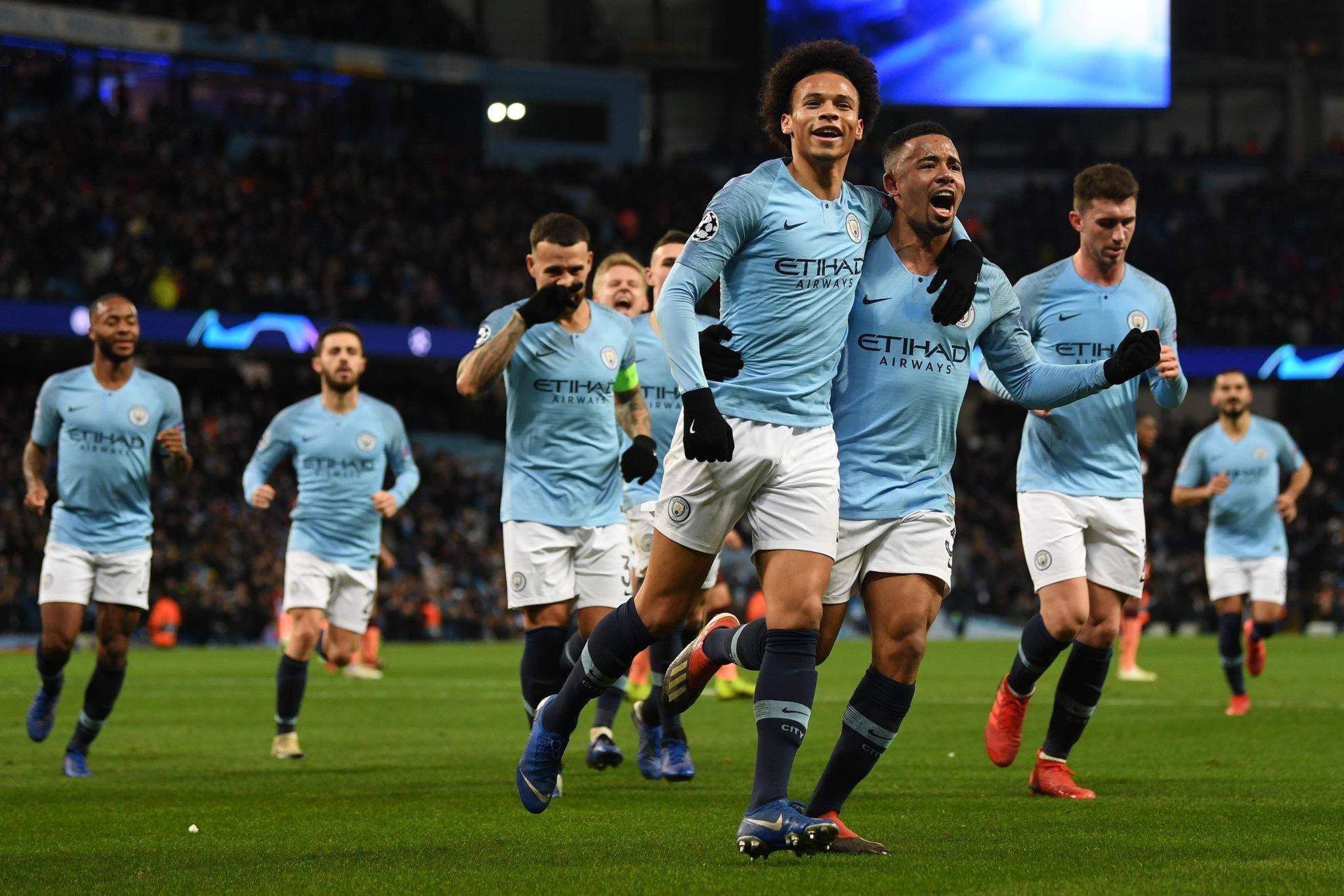 中央组织部从代中央管理党费中划拨3.84亿元用于元旦春节期间走访慰问生活困难党员、老党员、老干部.